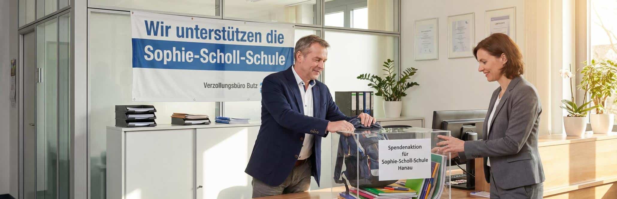 Das Verzollungsbüro Butz beteiligt sich an der Spendenaktion für die Sophie-Scholl-Schule in Hanau